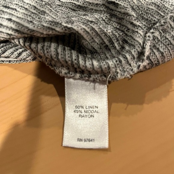 J.Jill Pure Pin Stripe Linen Modal Blend Tiered Relaxed Tank size Medium‎ Petite - Picture 4 of 4